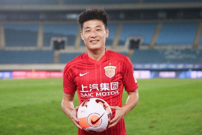 “在过去的七天里，热刺与托迪博的团队以及尼斯进行了交谈，他们希望了解这笔交易的条件。
